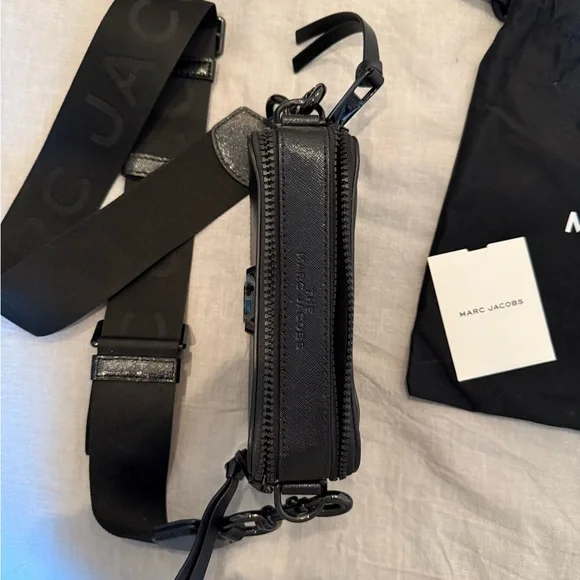 Marc Jacob’s Camera Bag - Picture 8 of 8